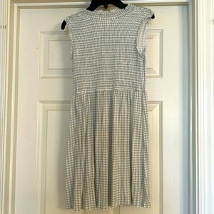 Girls L Stretchy green and white dress.